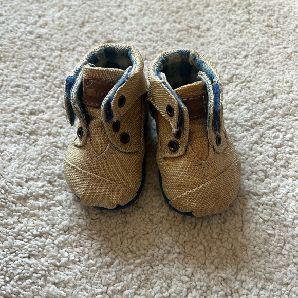 Cute shoes in a great condition! New! - Picture 1 of 3